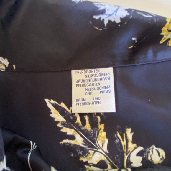 Baum und Pferdgarten flowy silk top - Picture 2 of 4